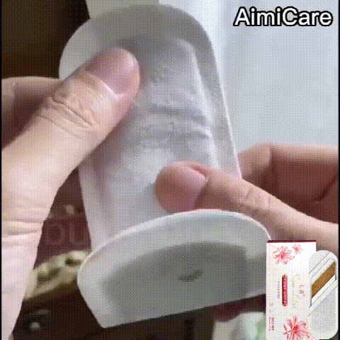  女人要爱自己，藏紅花雪蓮護墊貼呵护你！早晚貼一貼，排出廢物，止癢防敏、清爽收濕、調經扶正，關愛女性健康！